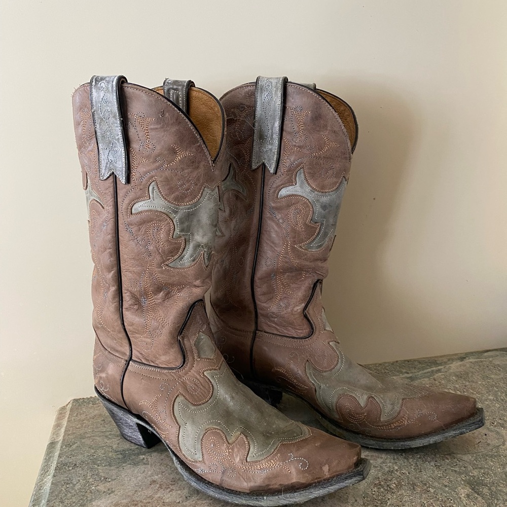 Women’s cowboy boots from Sterling River co.